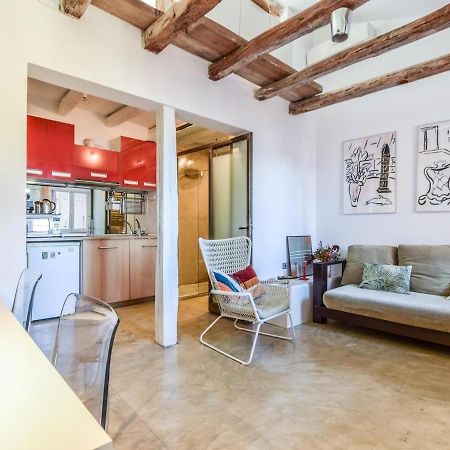 Apartamento En La Plaza De Lavapies Para 4 Personas Madrid Eksteriør billede