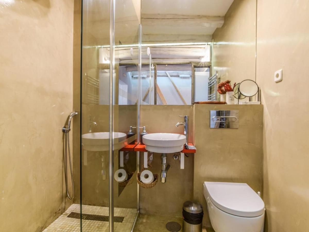 Apartamento En La Plaza De Lavapies Para 4 Personas Madrid Eksteriør billede