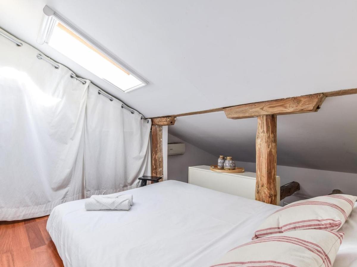 Apartamento En La Plaza De Lavapies Para 4 Personas Madrid Eksteriør billede