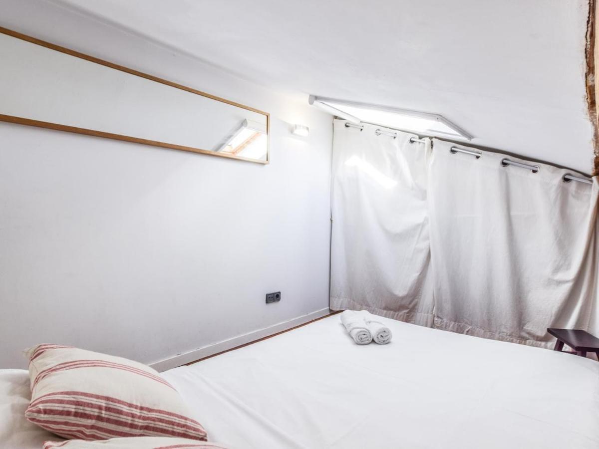 Apartamento En La Plaza De Lavapies Para 4 Personas Madrid Eksteriør billede